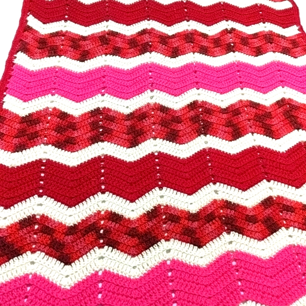 Afghan  Pink,Red Black Leopard print  And White Beautiful .new Condition.